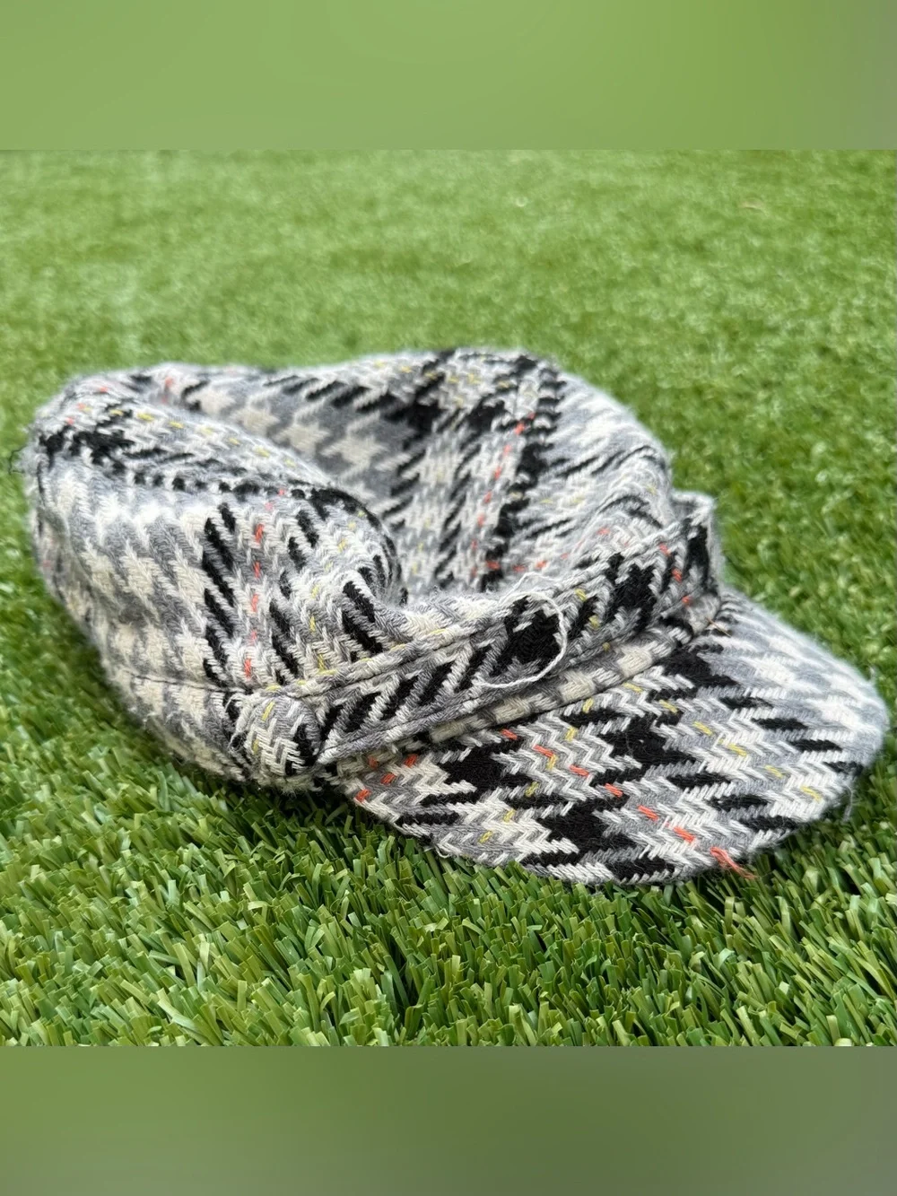 Gray & Black Herringbone Newsboy Cap 🧡 - Picture 2 of 4